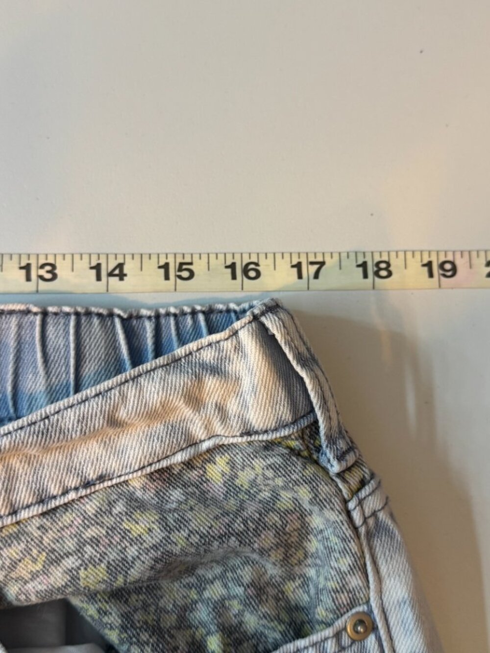 Oli & Hali - Mineral Wash Wide Leg Jeans with Star Patchwork Detail - Light Wash - Picture 7 of 10